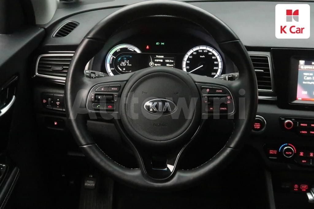 2018 KIA NIRO PRESTIGE - 8