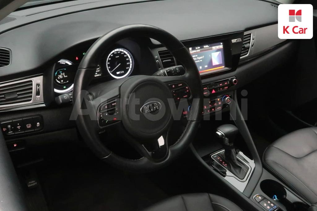 2018 KIA NIRO PRESTIGE - 9