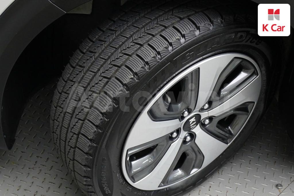 2018 KIA NIRO PRESTIGE - 17