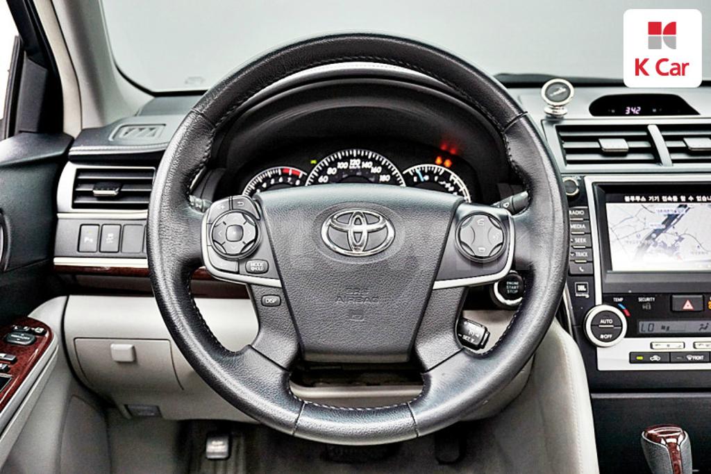 2013 TOYOTA  CAMRY 2.5 XLE - 8