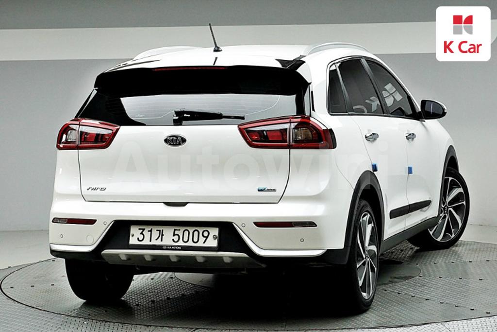 KNACB81CGJA124883 2018 KIA NIRO PRESTIGE-1