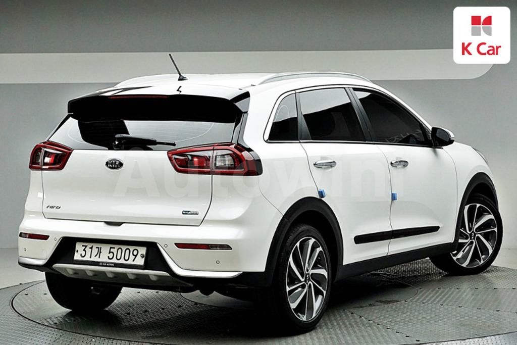 KNACB81CGJA124883 2018 KIA NIRO PRESTIGE-3