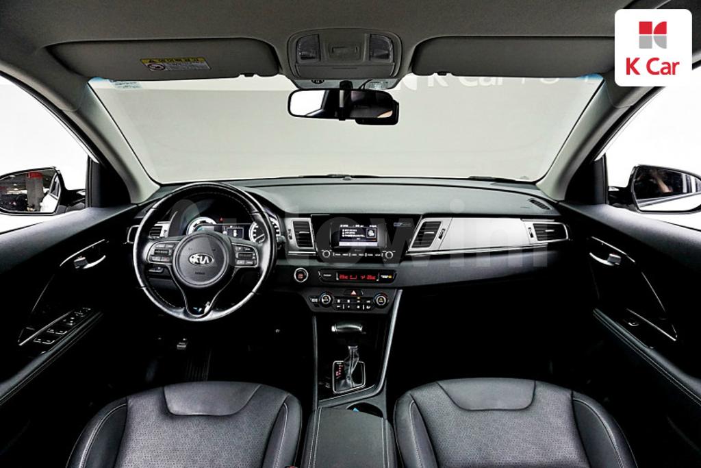 2018 KIA NIRO PRESTIGE - 7