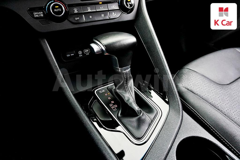 2018 KIA NIRO PRESTIGE - 9