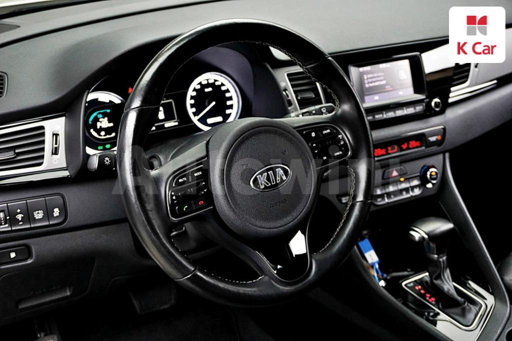 2018 KIA NIRO PRESTIGE - 11