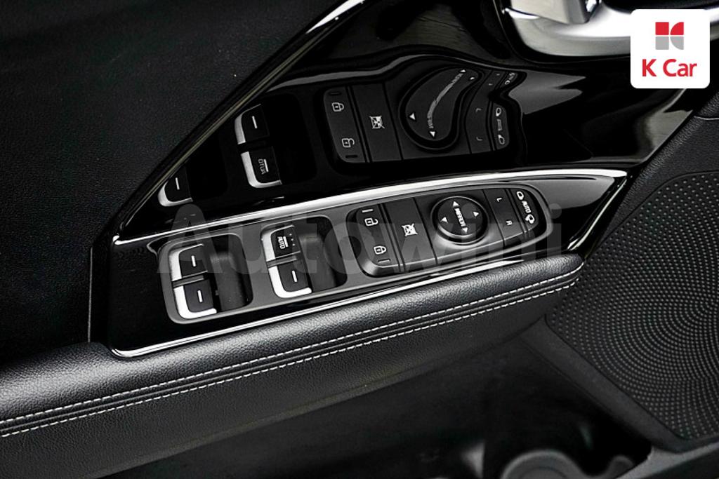 2018 KIA NIRO PRESTIGE - 13