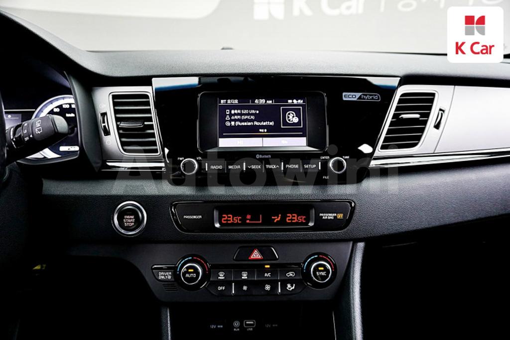 2018 KIA NIRO PRESTIGE - 15