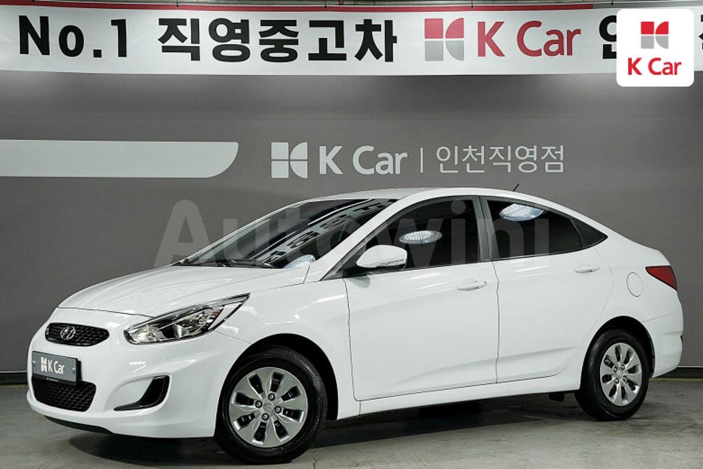 KMHCS41BEKU441336 2019 HYUNDAI ACCENT  1.4 VVT STYLE-2