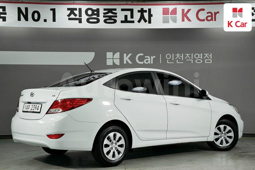 KMHCS41BEKU441336 2019 HYUNDAI ACCENT  1.4 VVT STYLE-3