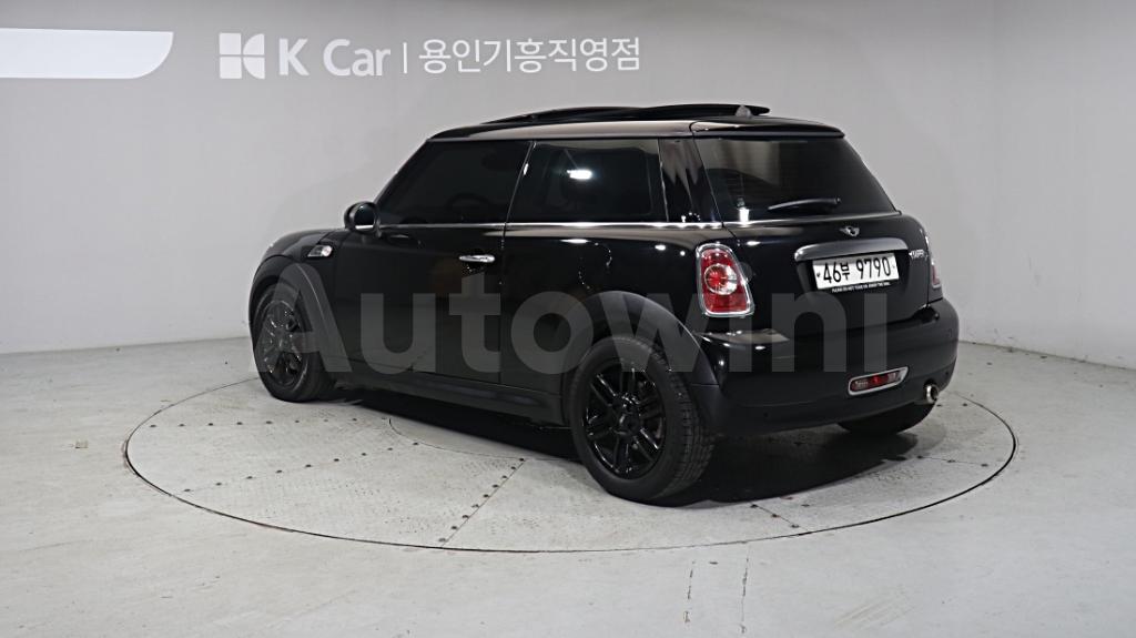 2012 MINI COOPER D - 7