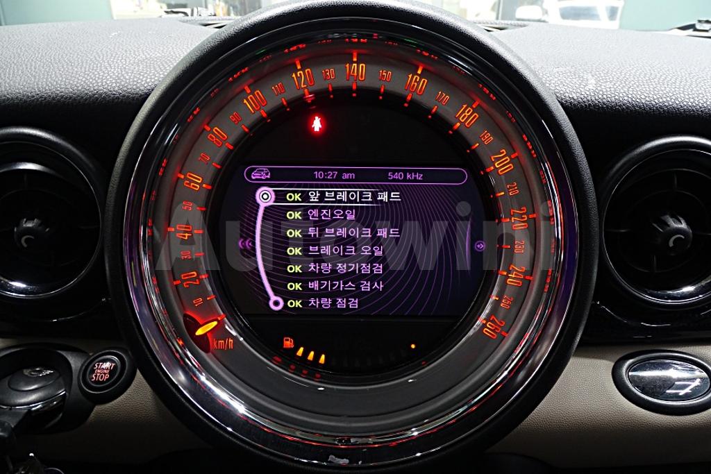 2012 MINI COOPER D - 22