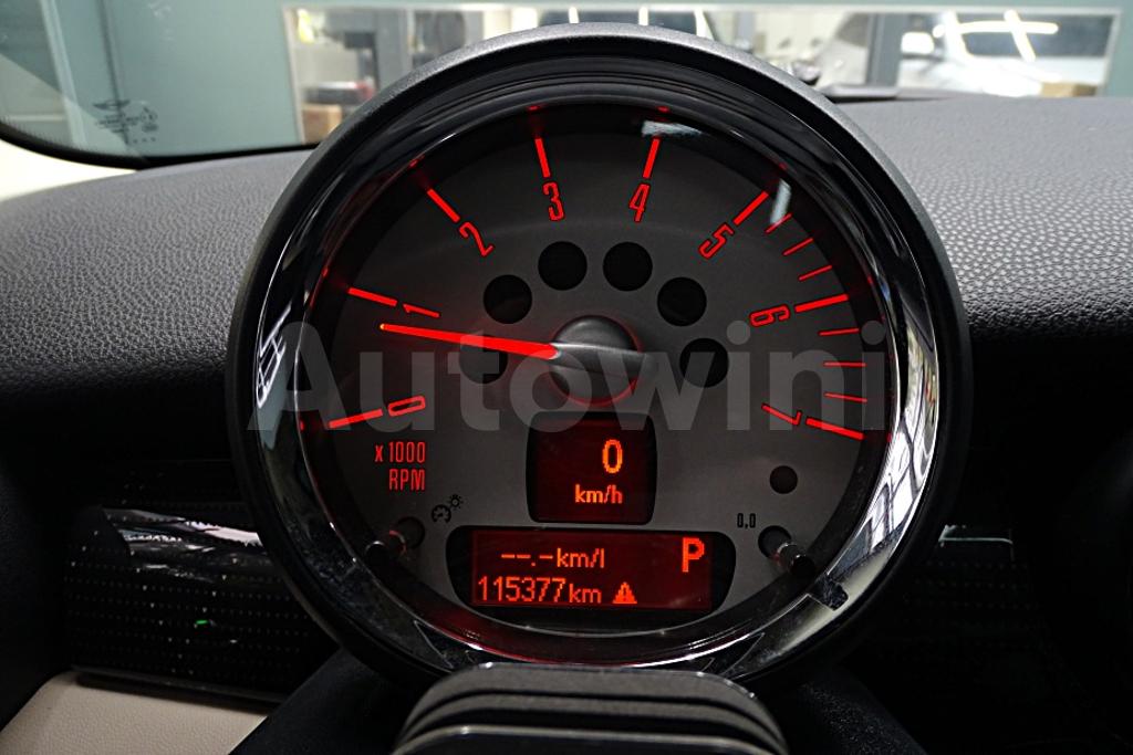 2012 MINI COOPER D - 23