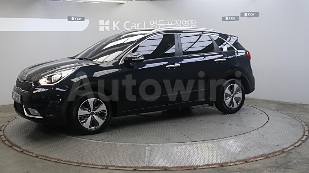 KNACB81CGHA028472 2017 KIA NIRO PRESTIGE-2