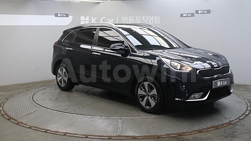 2017 KIA NIRO PRESTIGE - 12