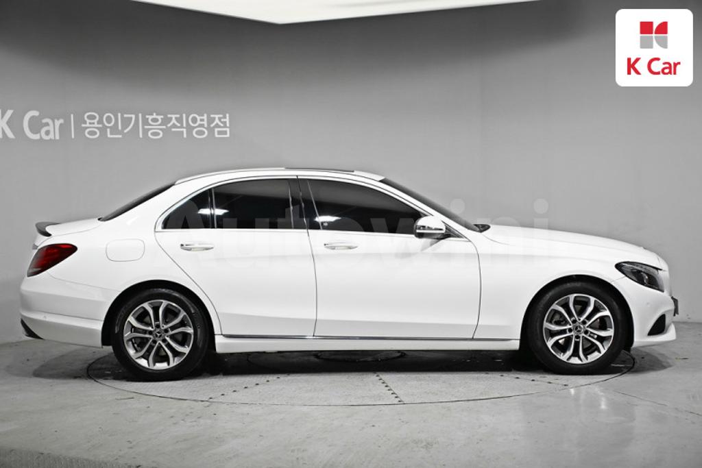 WDDWF4CB7HF508901 2017 MERCEDES BENZ C CLASS W205 C200 AVANT-GRADE-5