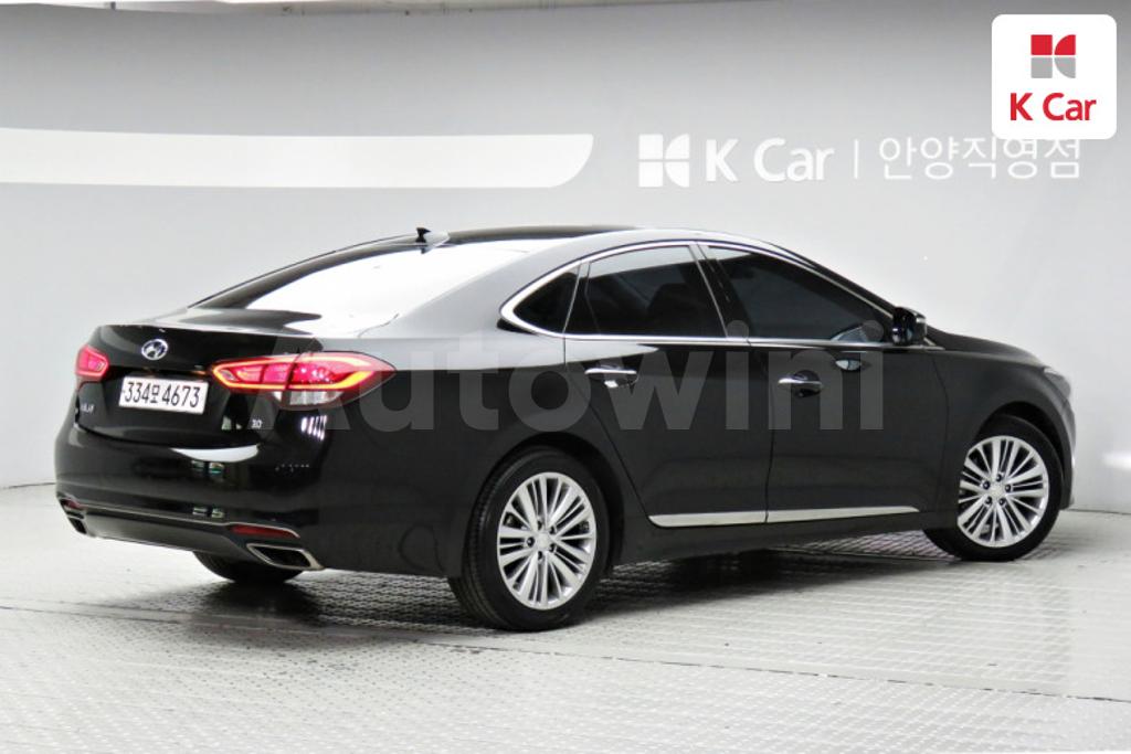 KMHFM411BHA013991 2017 HYUNDAI ASLAN G300 EXCLUSIVE-3