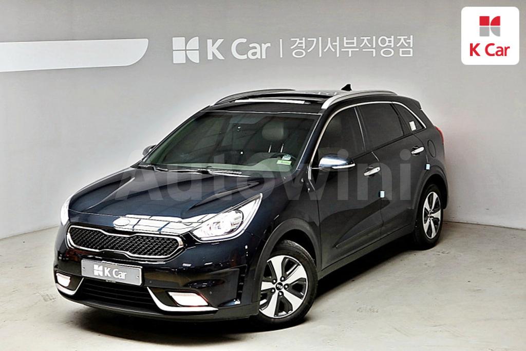 KNACC81CGHA052097 2017 KIA NIRO NOBLESSE-2