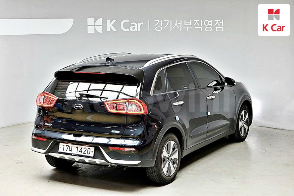 KNACC81CGHA052097 2017 KIA NIRO NOBLESSE-3