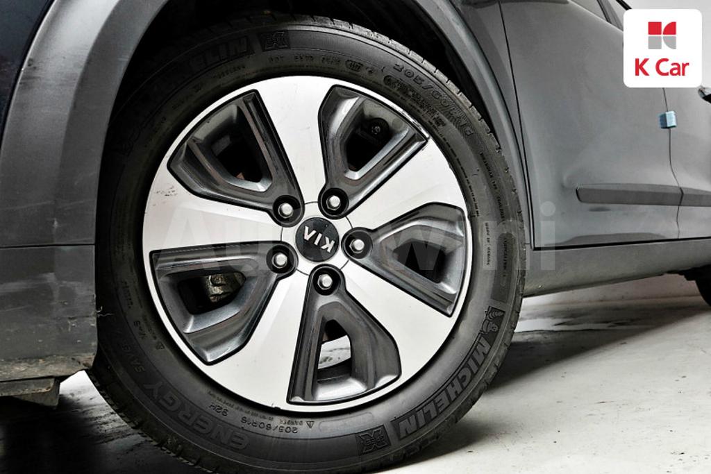 KNACC81CGHA052097 2017 KIA NIRO NOBLESSE-4