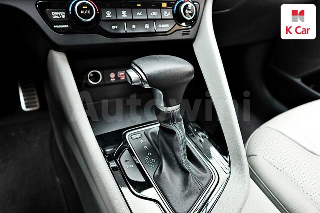 2017 KIA NIRO NOBLESSE - 8