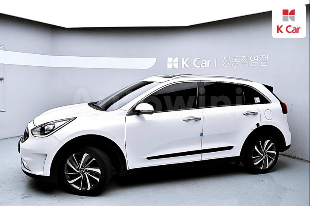 KNACB81CGHA002667 2017 KIA NIRO PRESTIGE-2