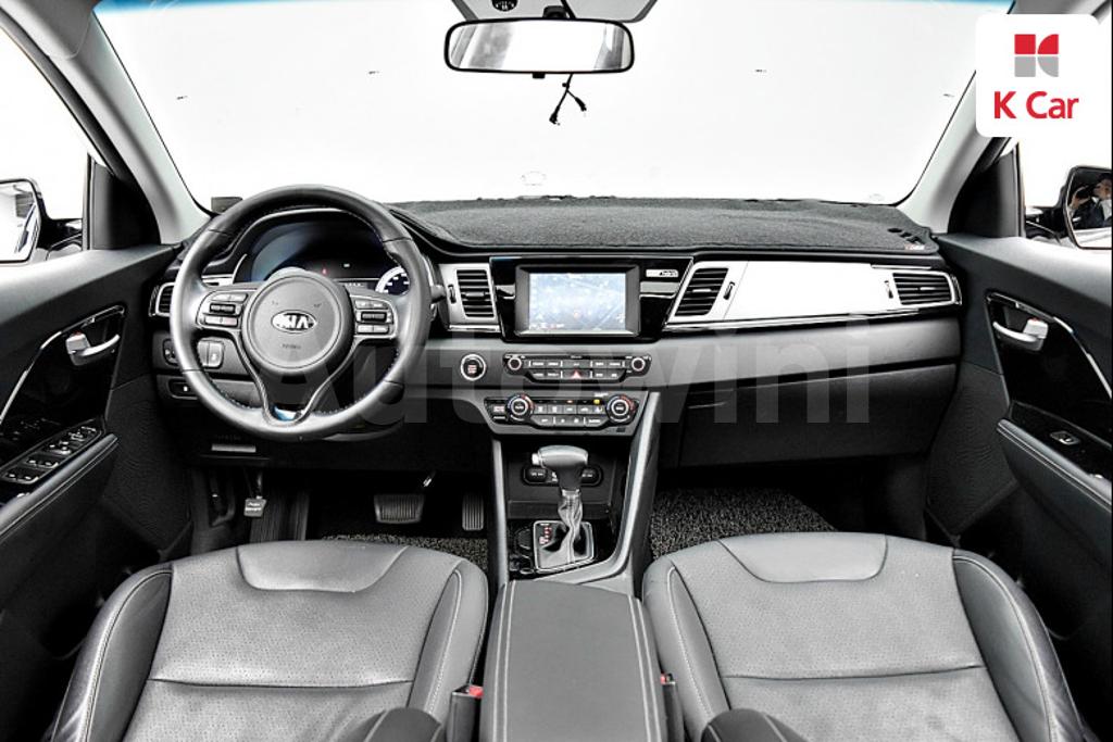 2017 KIA NIRO PRESTIGE - 17