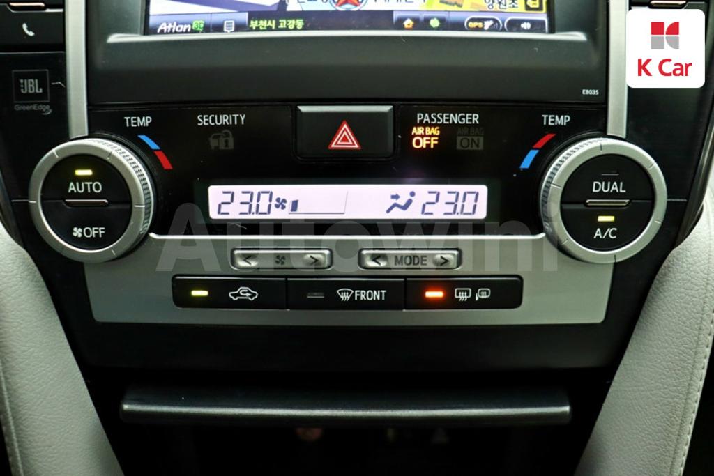 2013 TOYOTA  CAMRY 2.5 XLE - 15