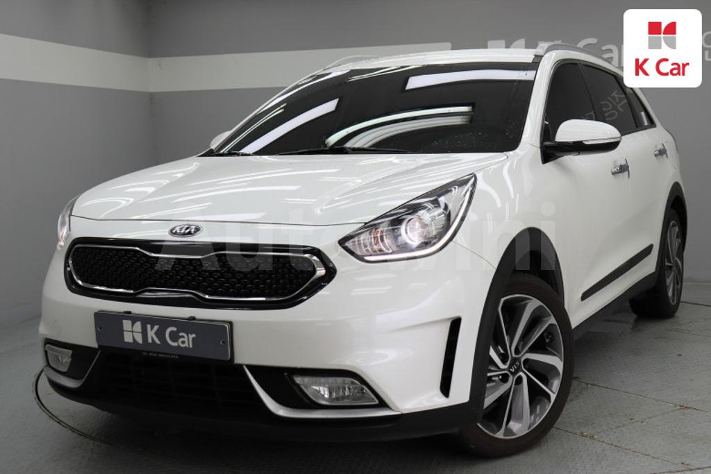 KNACB81CGJA152151 2018 KIA NIRO PRESTIGE-0