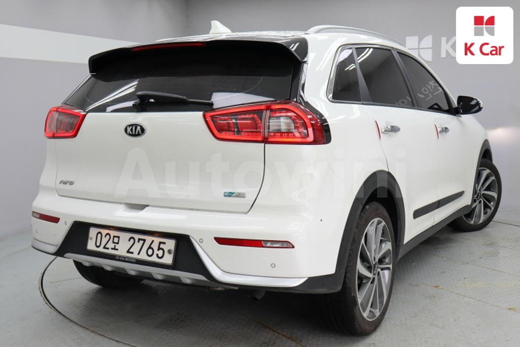 KNACB81CGJA152151 2018 KIA NIRO PRESTIGE-2