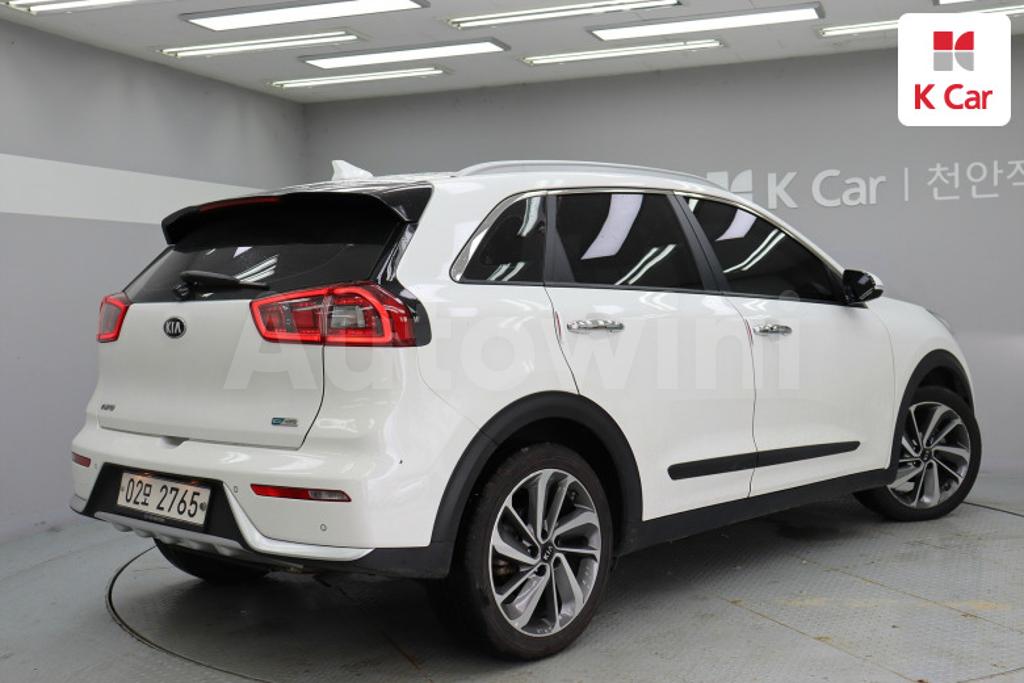 KNACB81CGJA152151 2018 KIA NIRO PRESTIGE-3