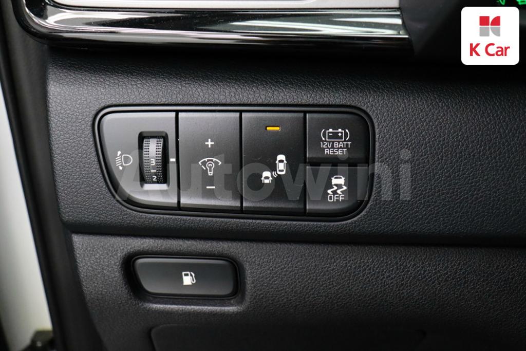 KNACB81CGJA152151 2018 KIA NIRO PRESTIGE-5