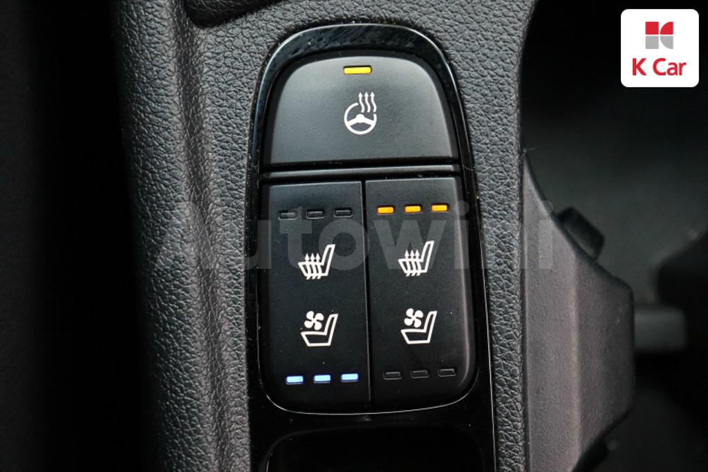 2018 KIA NIRO PRESTIGE - 12