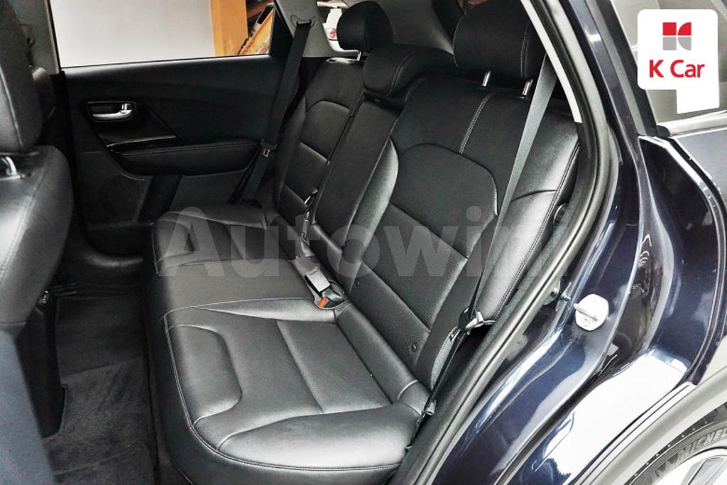 KNACB81CGJA170829 2018 KIA NIRO PRESTIGE-5