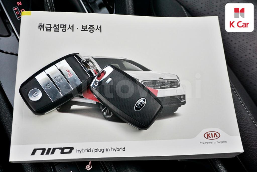 2018 KIA NIRO PRESTIGE - 8