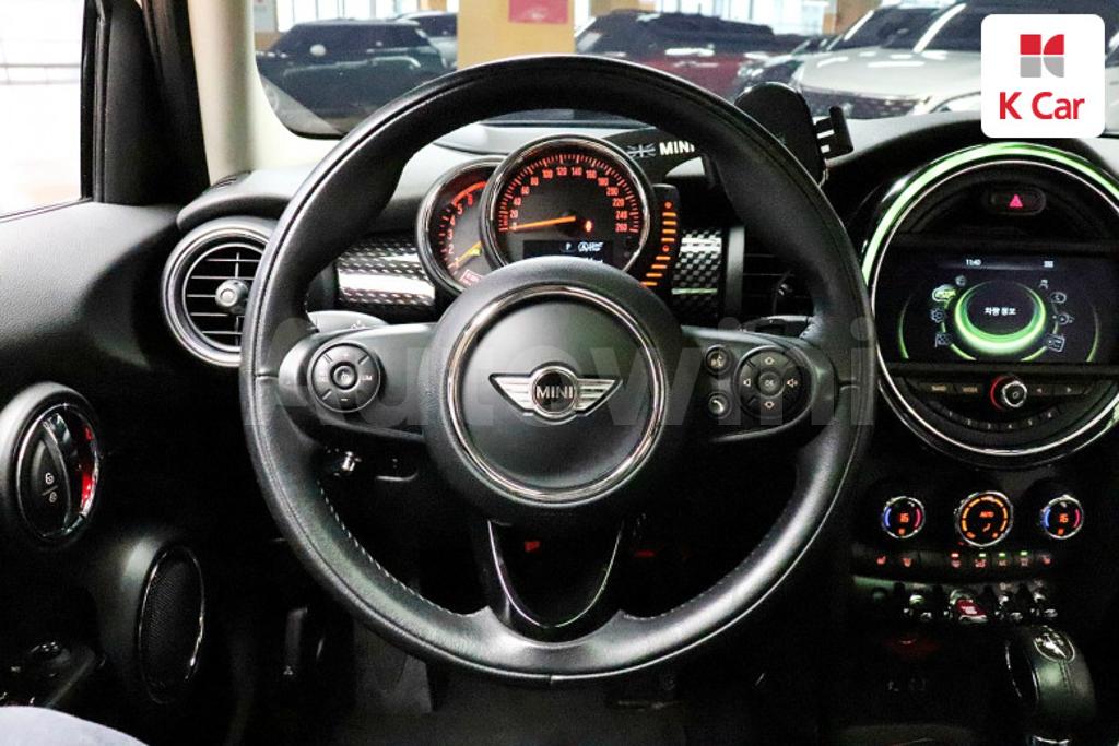 2016 MINI COOPER SD BASIC - 6