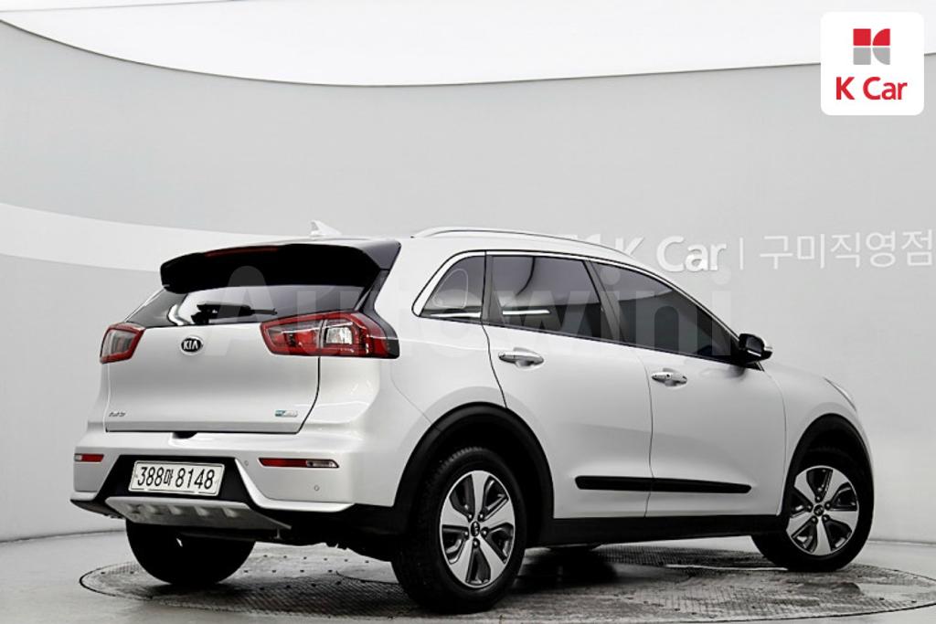 KNACB81CGJA212202 2018 KIA NIRO PRESTIGE-1