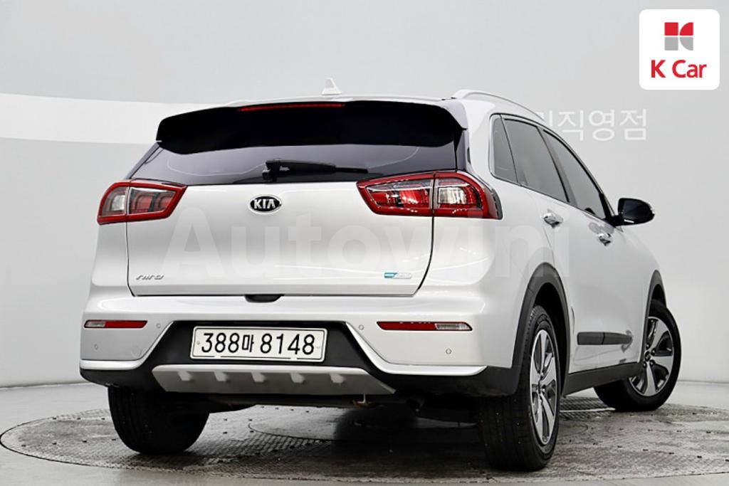 KNACB81CGJA212202 2018 KIA NIRO PRESTIGE-3