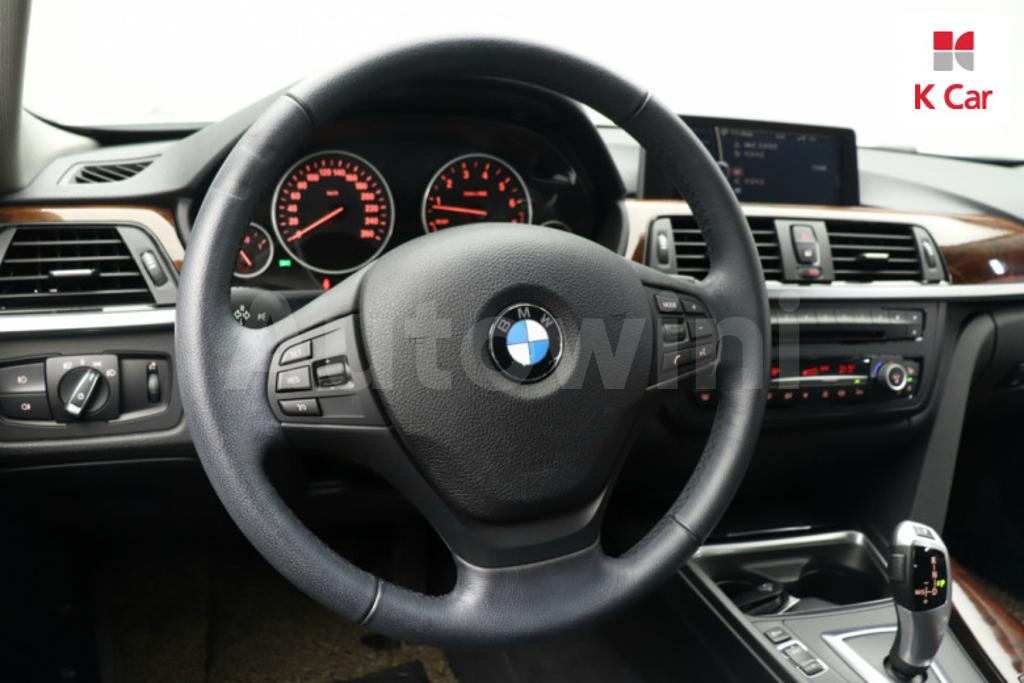 2012 BMW 3 SERIES F30  320I - 11