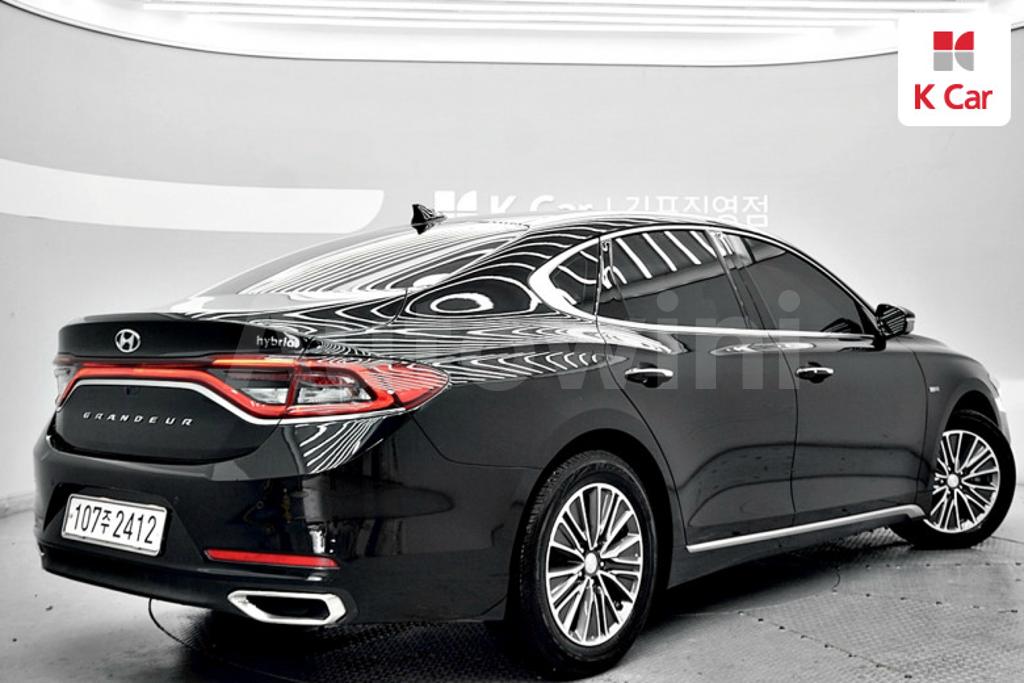 KMHF2413BJA008376 2018 HYUNDAI GRANDEUR IG HYBRID AZERA EXCLUSIVE-3