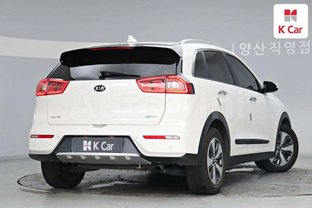 KNACB81CGJA090714 2018 KIA NIRO PRESTIGE-3