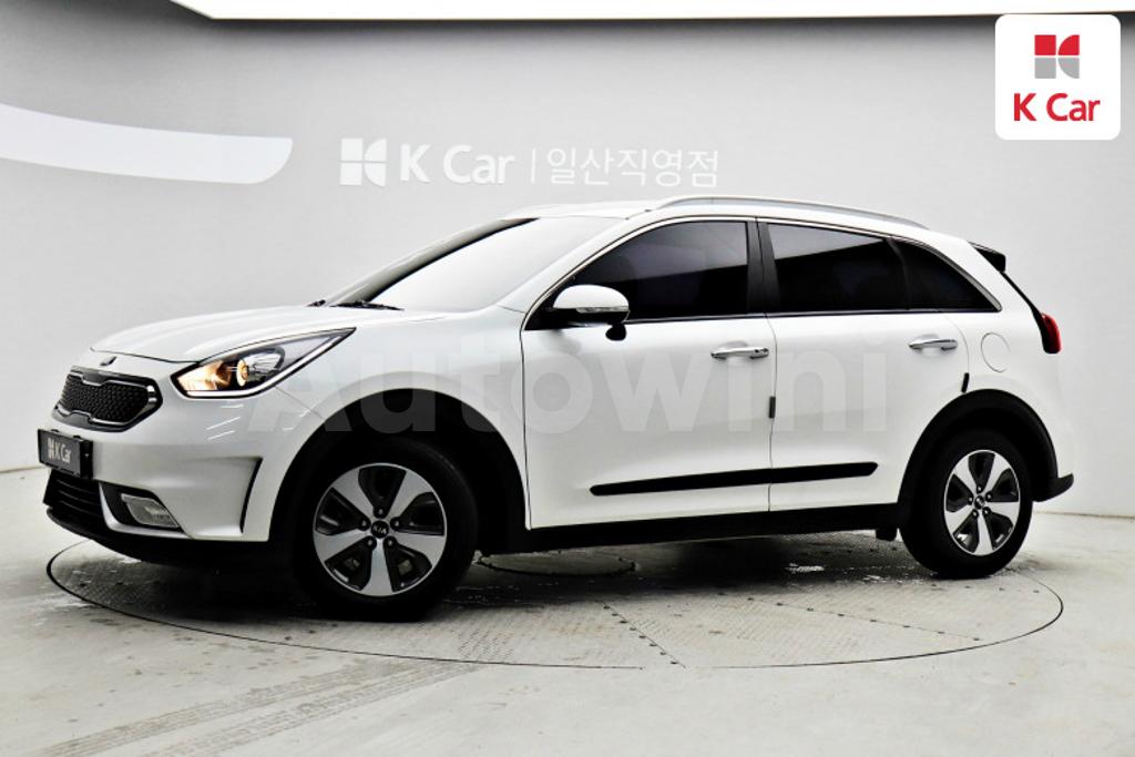 KNACB81CGJA107714 2018 KIA NIRO PRESTIGE-1