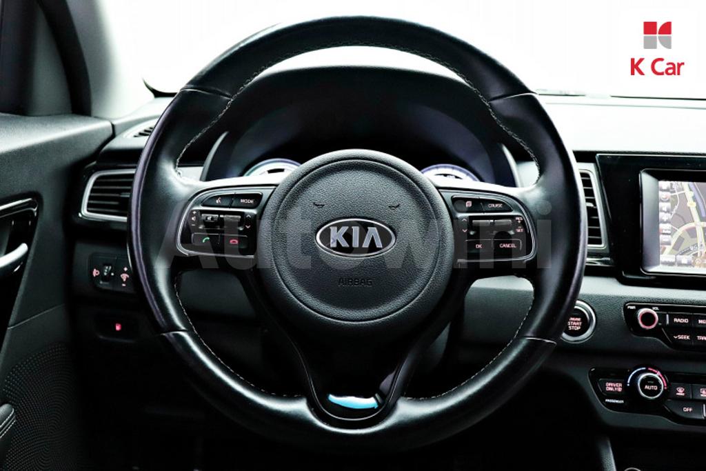 KNACB81CGJA107714 2018 KIA NIRO PRESTIGE-5