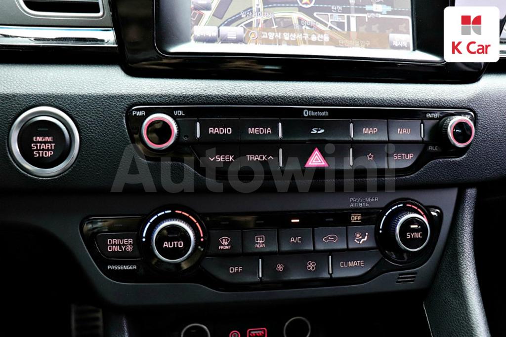 2018 KIA NIRO PRESTIGE - 11
