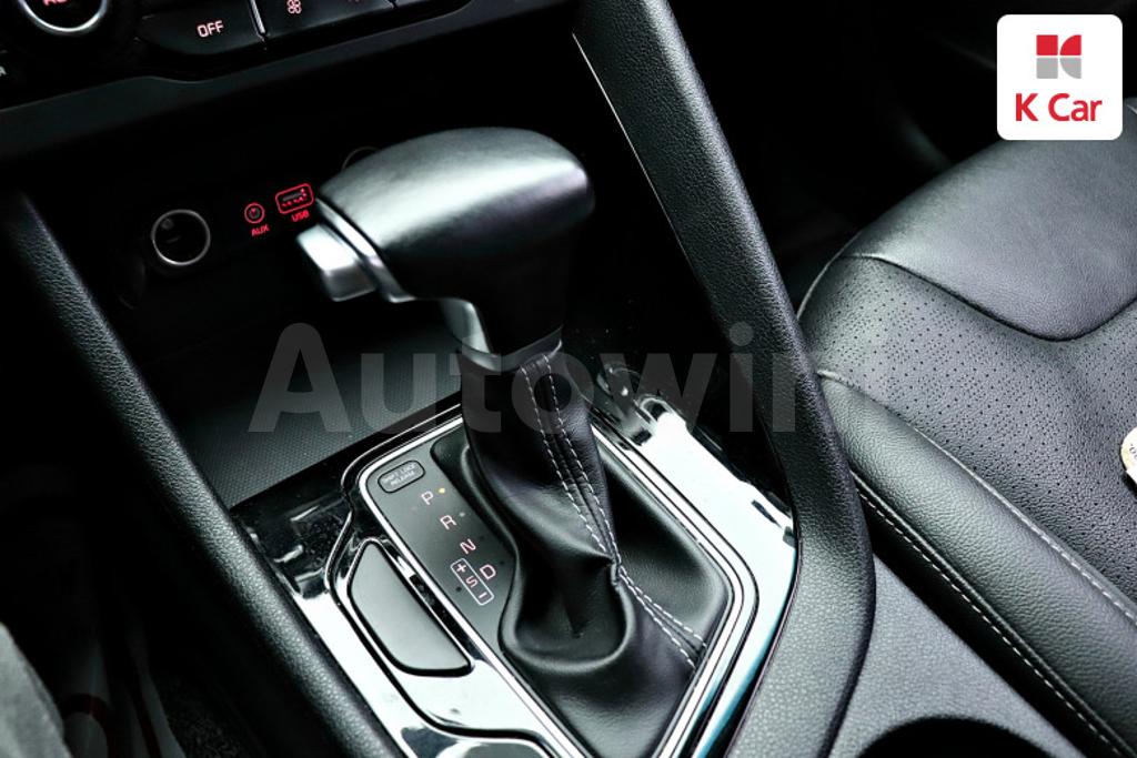 2018 KIA NIRO PRESTIGE - 12