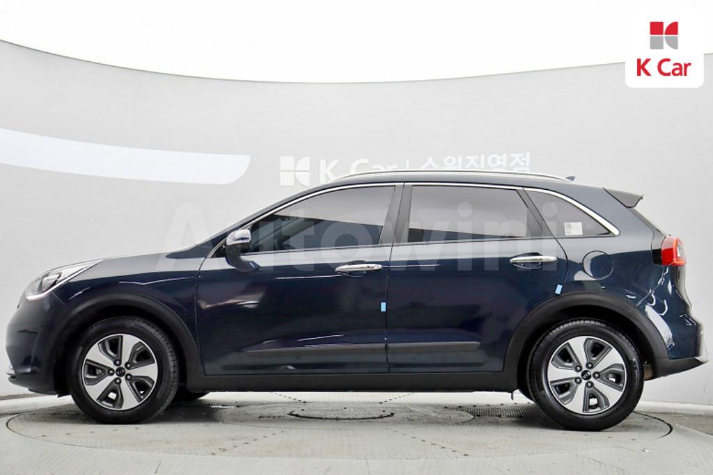 KNACB81CGHA045236 2017 KIA NIRO PRESTIGE-2