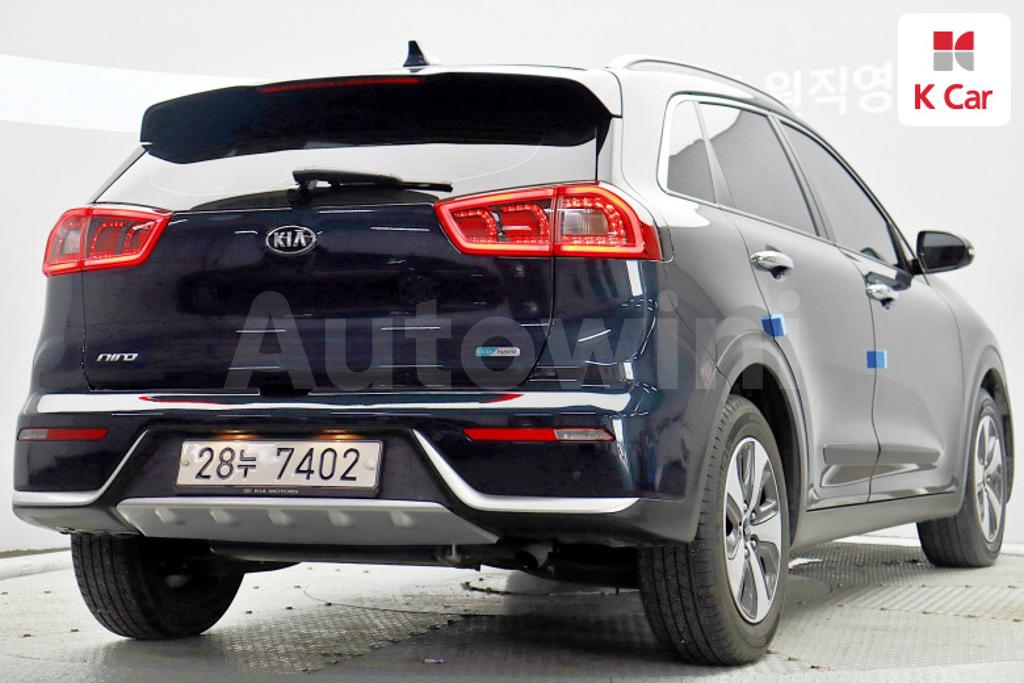 KNACB81CGHA045236 2017 KIA NIRO PRESTIGE-4