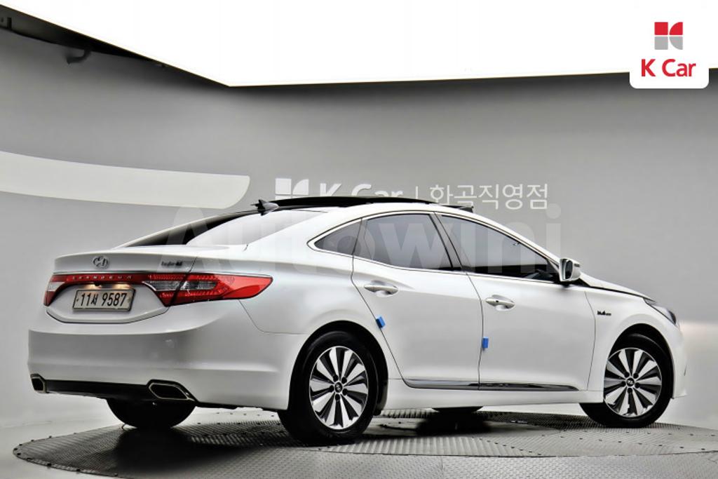 KMHFG413BGA021588 2016 HYUNDAI GRANDEUR HG AZERA PREMIUM-3