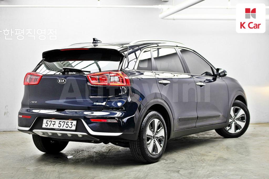 KNACB81CGJA161071 2018 KIA NIRO PRESTIGE-4