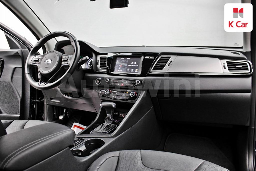 2018 KIA NIRO PRESTIGE - 7