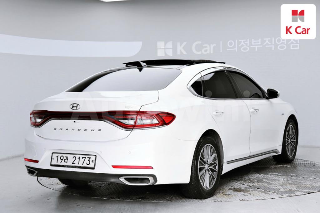 KMHF2413BJA008874 2018 HYUNDAI GRANDEUR IG HYBRID AZERA EXCLUSIVE-1